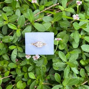 Cute 10k gold ring!!